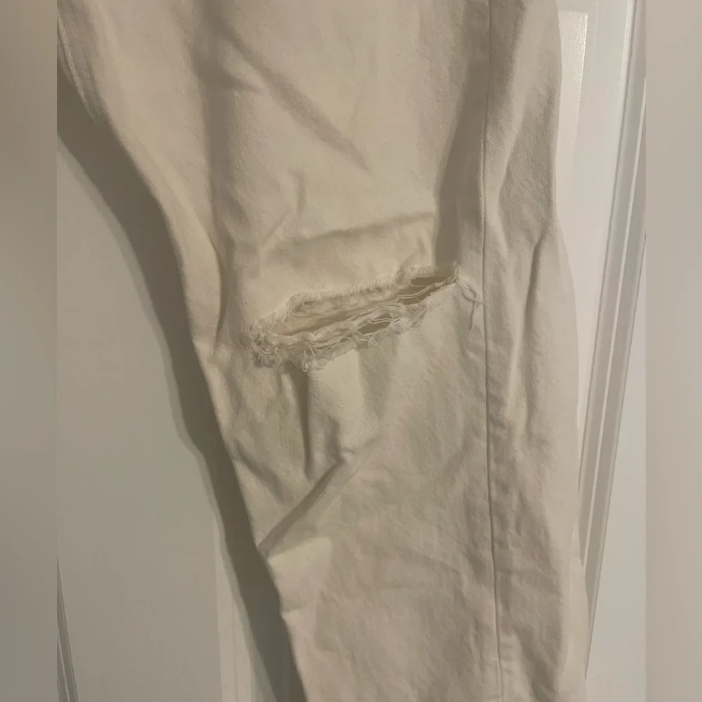 GAP Vintage Straight Distressed Denim - Picture 4 of 6